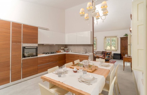 Il Poggio Apartamento | Natural Oasis “La Fornace” is situated in the middle of the sunny tuscan badlands spread by multic