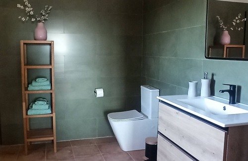 Yecla Cama Y Desayuno | Naturaleza y Vino! Habitación en Casa Rural con piscina al pie del Monte Arabí