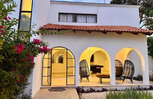 Colonia Campestre Casa | Naturally bright stay for 3 plus pool