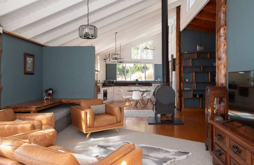 Underwood Casa | Nature Escape - Big Bush Block!