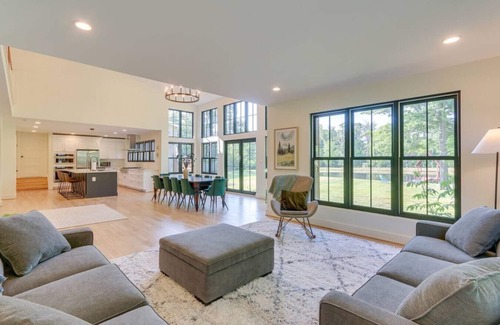 Bluemont Casa | Nature Escape | Pond, Dock, Fire Pit, Trails