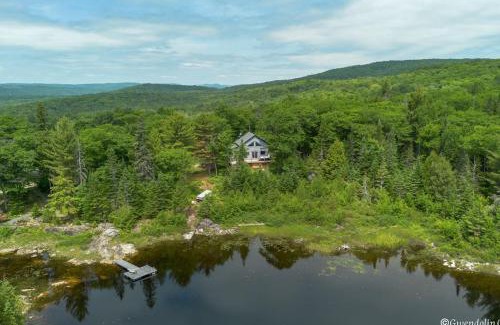 Sainte Beatrix Chalet De Esquí | Nature et détente Private Hot Tub Lakeside