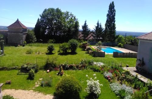 Tourtoirac Cama Y Desayuno | Nature et Piscine au sommet du Périgord