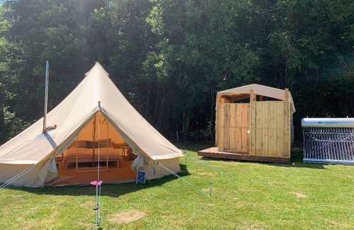 Le Lindois Alquiler De RV | Nature filled family eco-retreat