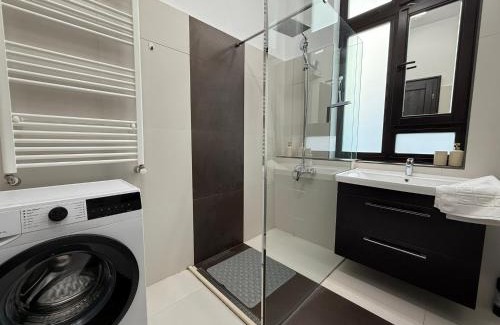 Brasov City Centre Apartamento | Nature-Inspired Stay in Piata Sfatului Brasov