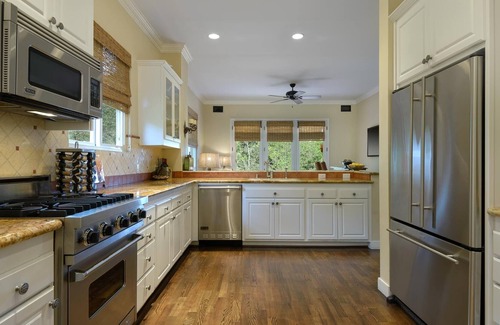 Bel Air Casa | Nature Lover’s Paradise, Bike/walk to Beach, Hope Ranch, 5 minutes from Downtown