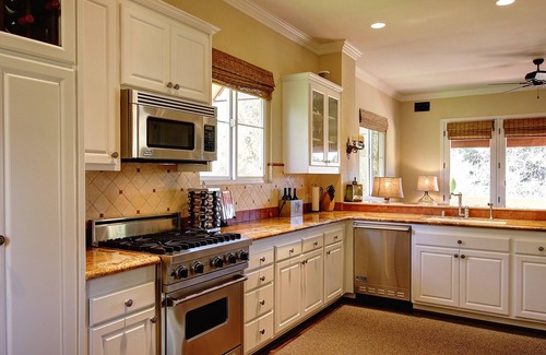 Bel Air Casa | Nature Lover’s Paradise, Bike/walk to Beach, Hope Ranch, 5 minutes from Downtown