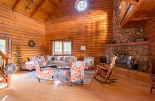Arroyo Grande Casa | Nature lovers retreat! Log house, goats and llamas