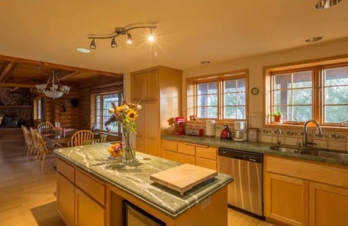 Arroyo Grande Casa | Nature lovers retreat! Log house, goats and llamas