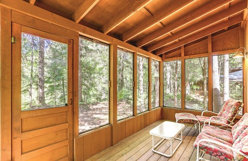 McKenzie Bridge Cabina | Nature-Packed McKenzie River Retreat w/Trails!