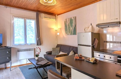 Pesmes Cabaña | Chalet en la naturaleza con terraza, aire acondicionado, aparcamiento privado