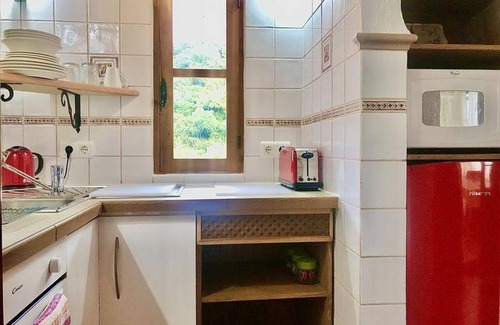 Genalguacil Casa | "Hide Away In Spain Peace Serenity" con vistas a la montaña, piscina, Wi-Fi y aire acondicionado