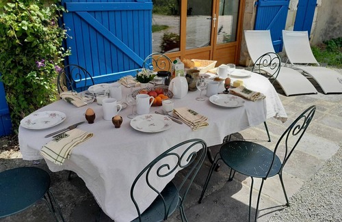 Souvigny Cabaña | Casa rural con piscina, vistas magníficas y actividades familiares en la naturaleza