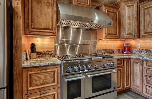 Bass Lake Casa | Nature's Lakefront Estate, Private Dock plus 7 BR, 4 BA