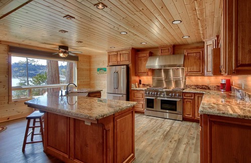 Bass Lake Casa | Nature's Lakefront Estate, Private Dock plus 7 BR, 4 BA
