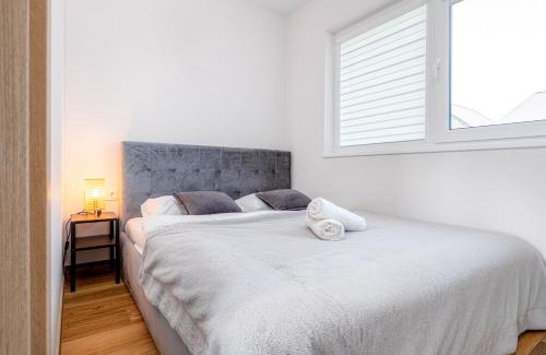Palanga Apartamento | Nature View I 1BD Apt with Balcony I ᴄᴏʜᴏsᴛ
