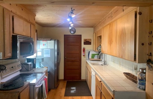 Bijou Pines Cabina | Naughty But Nice, Knotty-Pine Cabin