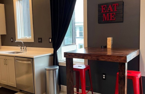 South Nashville Condominio | Naughty in Nashville - Your Intimate Couples Getaway Awaits...