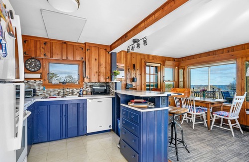 Eastham Cabaña | Nauset Light Beach 2BD Retreat--Gorgeous Ocean Views
