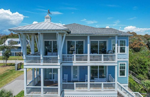 Long Beach Casa | Naut A Bad Gig