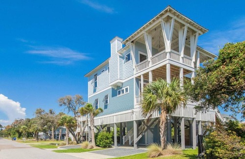 Long Beach Casa | Naut A Bad Gig