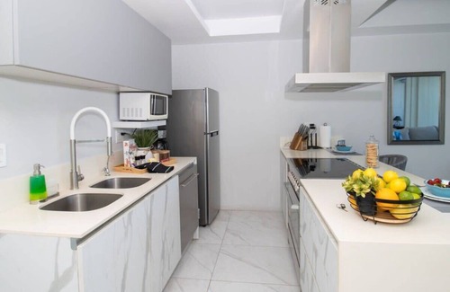 Isla Iguana Apartamento | Nautico Condo, Nice Marina View, Rooftop Pool, Gym