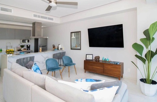 Isla Iguana Apartamento | Nautico Condo, Nice Marina View, Rooftop Pool, Gym