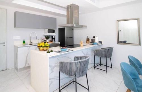 Isla Iguana Apartamento | Nautico Condo, Nice Marina View, Rooftop Pool, Gym