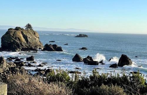 Crescent City Casa | Nautilus Cove Cottage by Pebble Beach & Redwoods