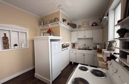 Nauvoo Apartamento | Nauvoo Escape: Historic Retreat w/ Modern Comforts