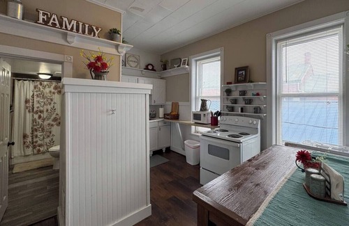 Nauvoo Apartamento | Nauvoo Escape: Historic Retreat w/ Modern Comforts