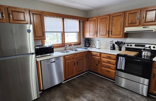 Niota Casa | Nauvoo Windmill Farmhouse 10-12 people