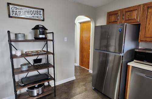 Niota Casa | Nauvoo Windmill Farmhouse 10-12 people
