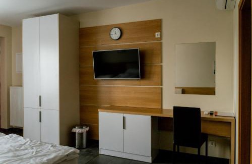 Wiener Neustadt Apartamento | Nava Motel & Storage