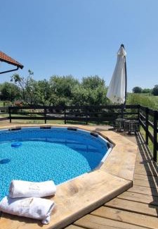 Mladenovac Casa | NaVisu avlija