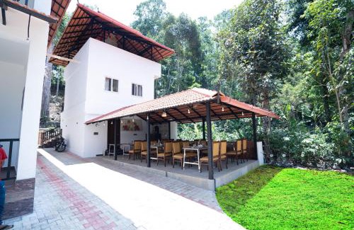 Virarajendrapet Casa | Navut Homestay - Serenity Among Coffee Plantations