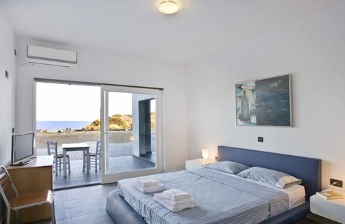 Naxos Casa | Naxos Beachfront House with breathtaking sea view and private beach!