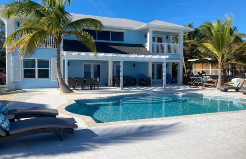 Tar Bay Casa | BEAUTIFUL BEACH HOUSE ON TAR BAY HEATED POOL , HOT TUB , BAR & GRILL