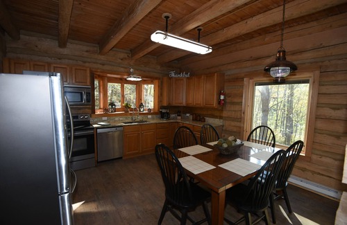 Marshall Cabina | NC cabin for rent - Sanctuary at Big Pine