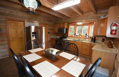 Marshall Cabina | NC cabin for rent - Sanctuary at Big Pine