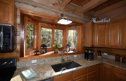 Marshall Cabina | NC cabin for rent - Sanctuary at Big Pine