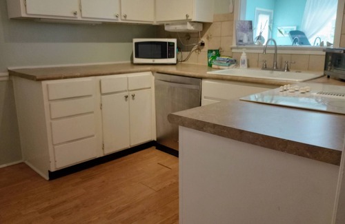 High Point Casa | NC Lake Retreat near HPU & downtown High Point - sleeps 13