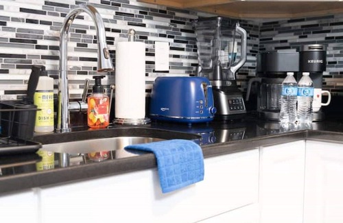 Eastwick Apartamento | Nchanted Luxury unit near Airport with Parking and Yard
