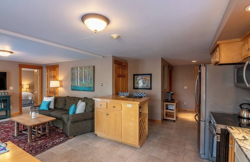 Carrabassett Valley Apartamento | Charming apartment situated on West Mountain.