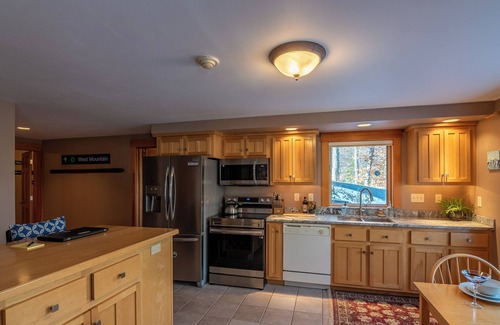 Carrabassett Valley Apartamento | Charming apartment situated on West Mountain.