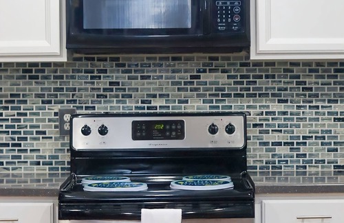 Northeast Kansas City Casa | Cozy 3-bedroom home in Kansas City with WiFi, AC, and a private backyard.