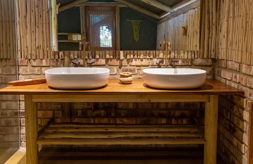 Mahango Otro | Ndhovu Safari Lodge - Campground
