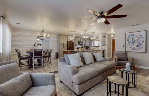 Northeast Heights Casa | NE Heights Tram Home by Casa De Collins