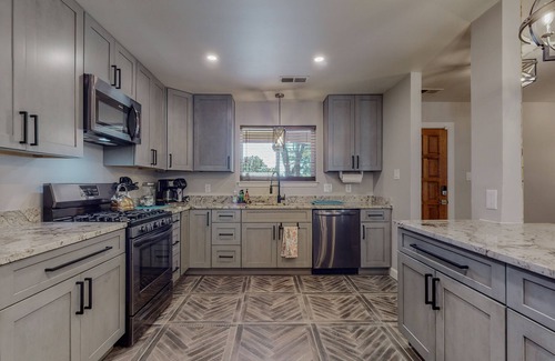 Northeast Heights Casa | NE Heights Tram Home by Casa De Collins