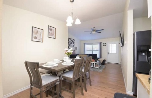 San Antonio Casa | Near Alamo : King Bed Suite, Pet-Friendly Retreat.